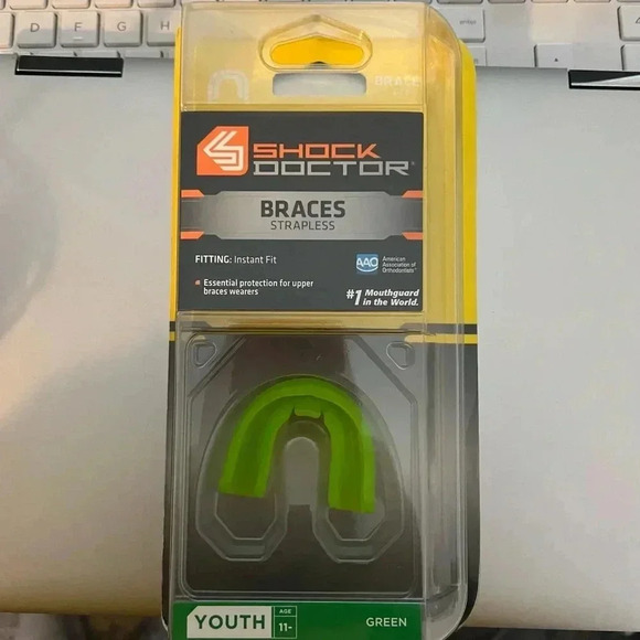 Shock Doctor Braces Strapless Mouth Guard Instant Fit  Green Youth 11- New - Picture 1 of 1